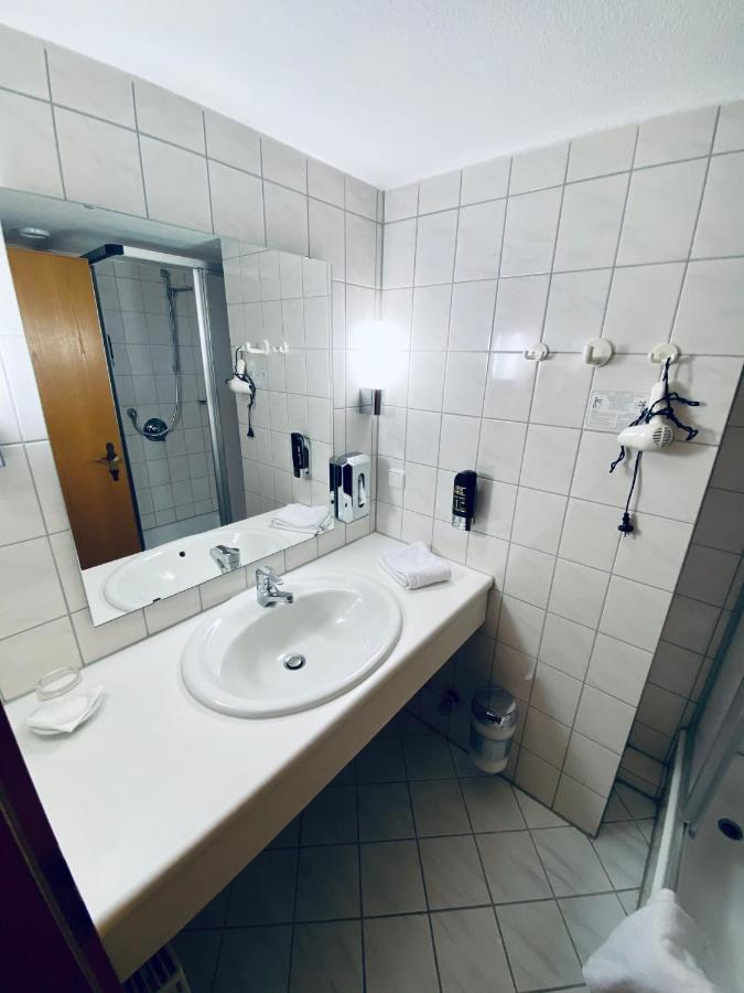 E&D Hotel Родґау Екстер'єр фото