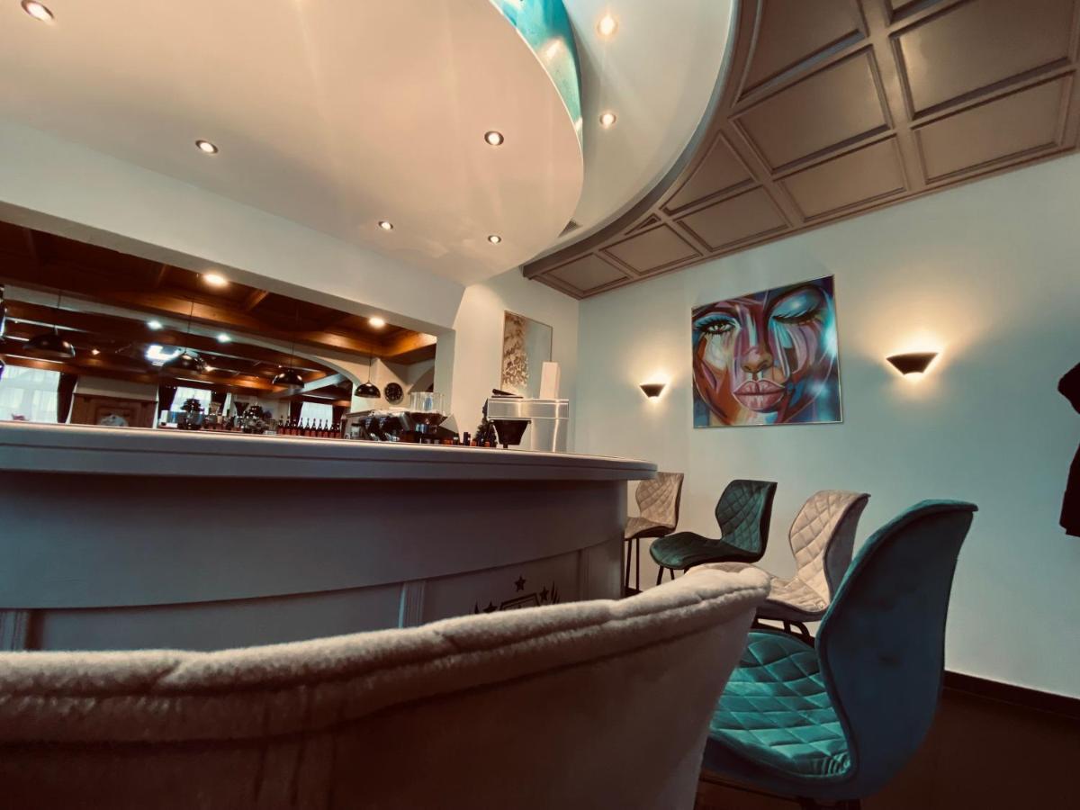 E&D Hotel Родґау Екстер'єр фото