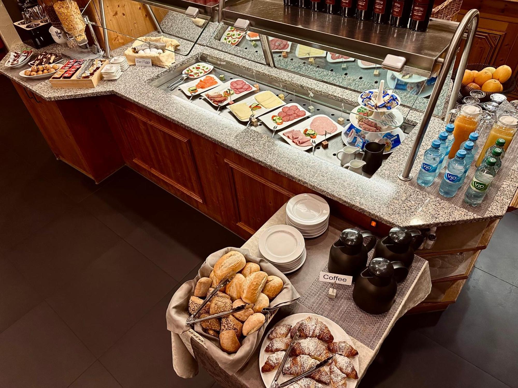 E&D Hotel Родґау Екстер'єр фото