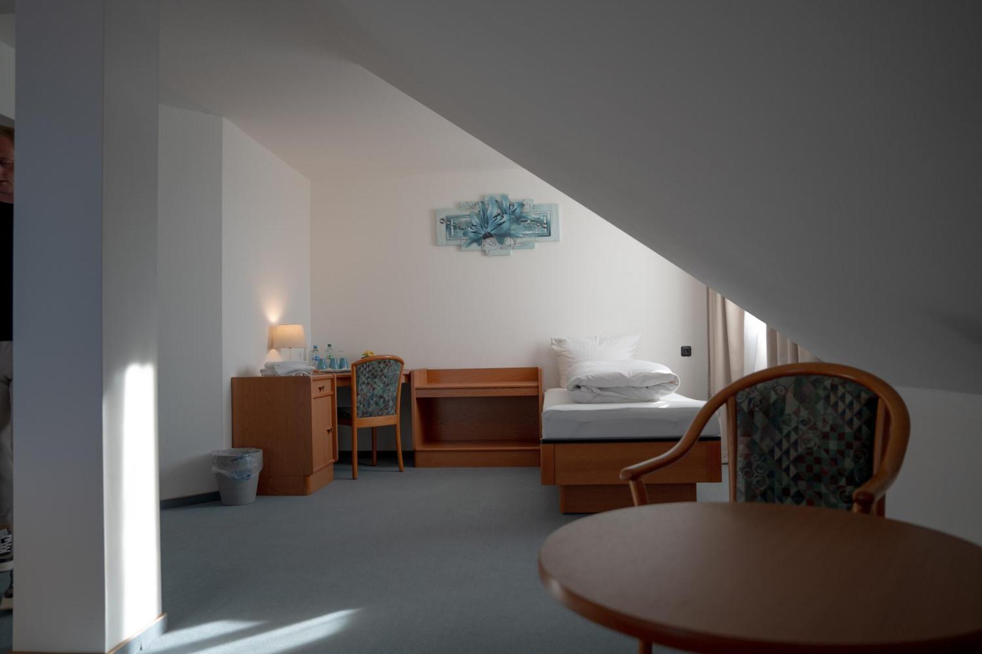 E&D Hotel Родґау Екстер'єр фото