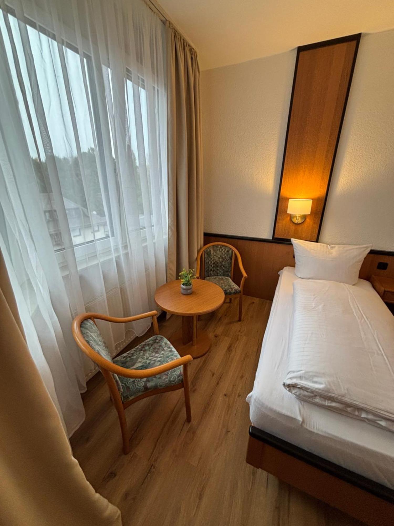 E&D Hotel Родґау Екстер'єр фото