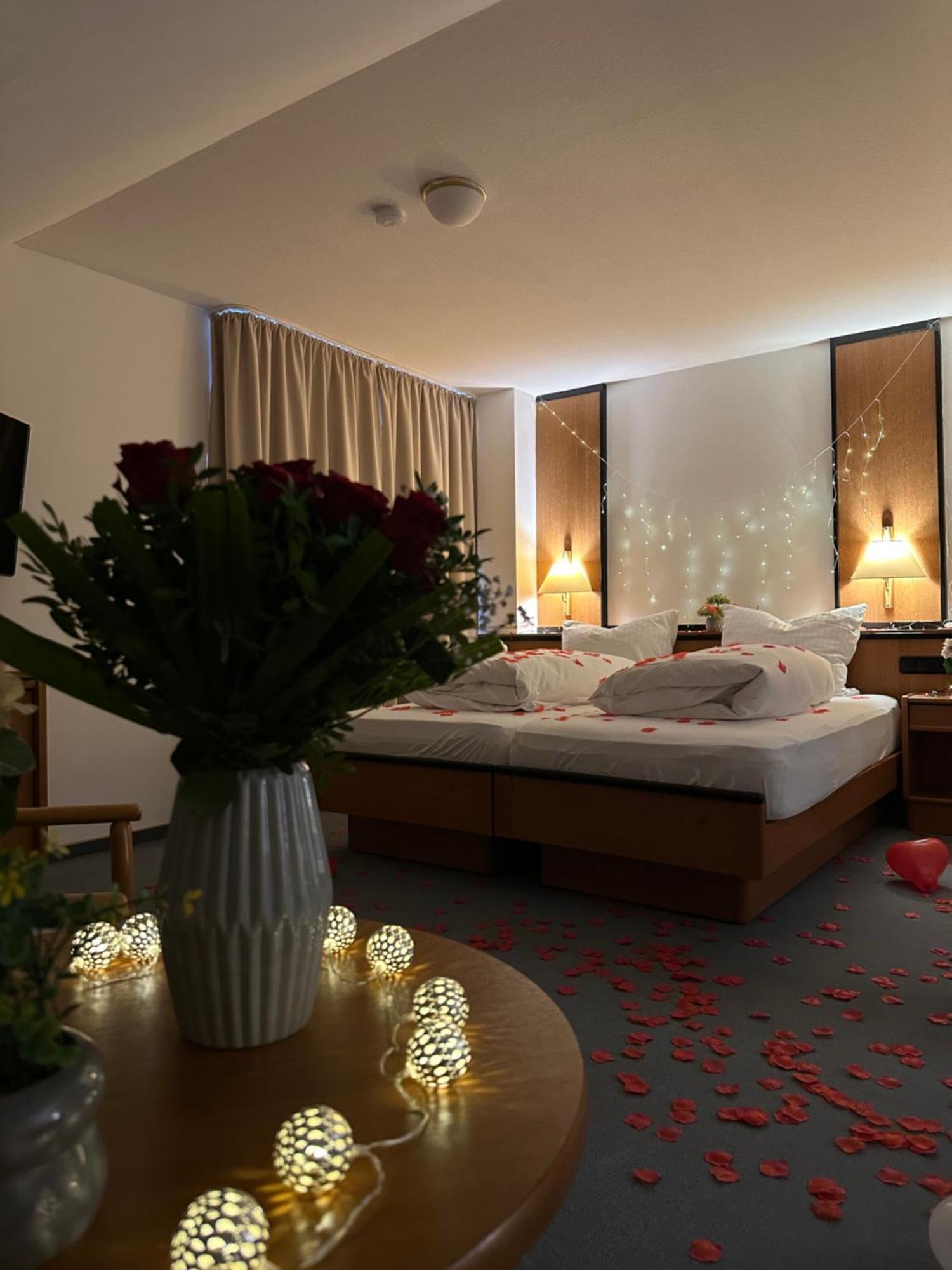 E&D Hotel Родґау Екстер'єр фото